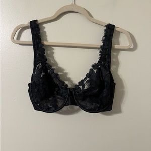 Very sexy vs bra